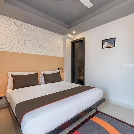 Collection O 162 Vardhman International Hotell Gurgaon Exteriör bild