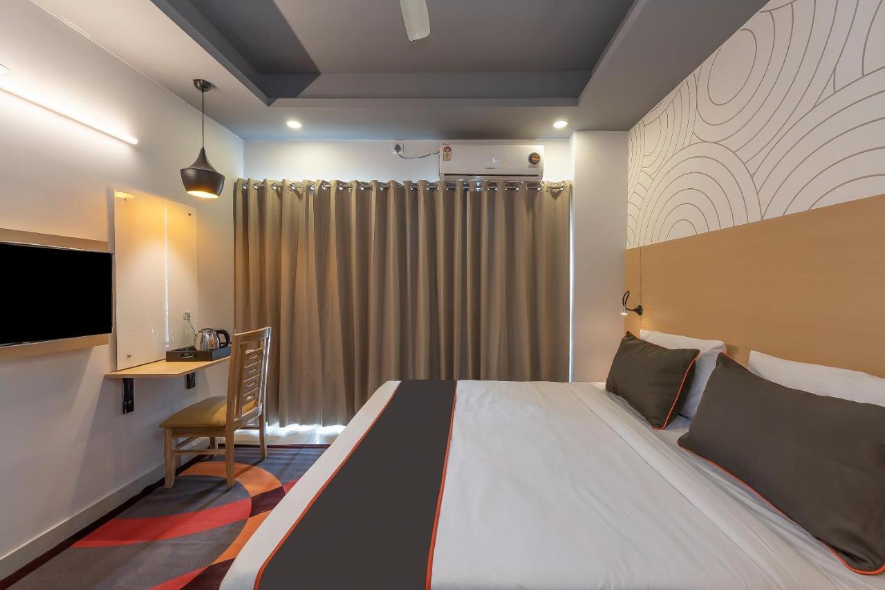 Collection O 162 Vardhman International Hotell Gurgaon Exteriör bild