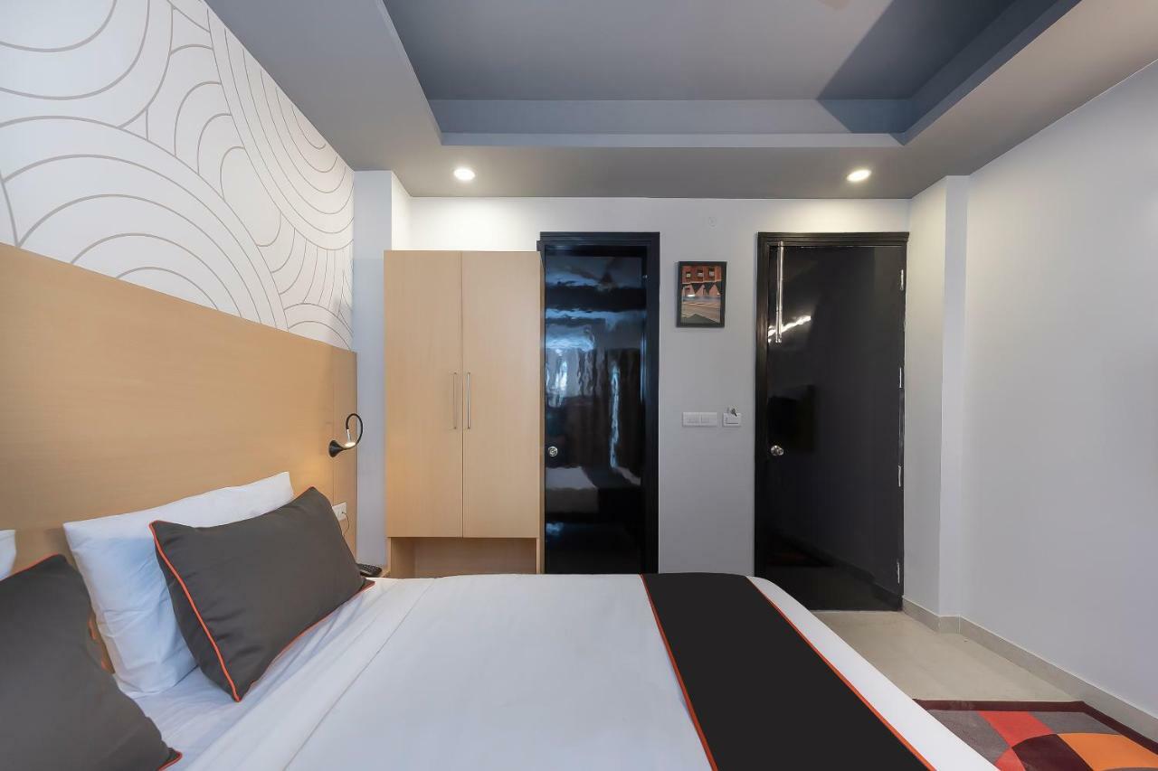 Collection O 162 Vardhman International Hotell Gurgaon Exteriör bild