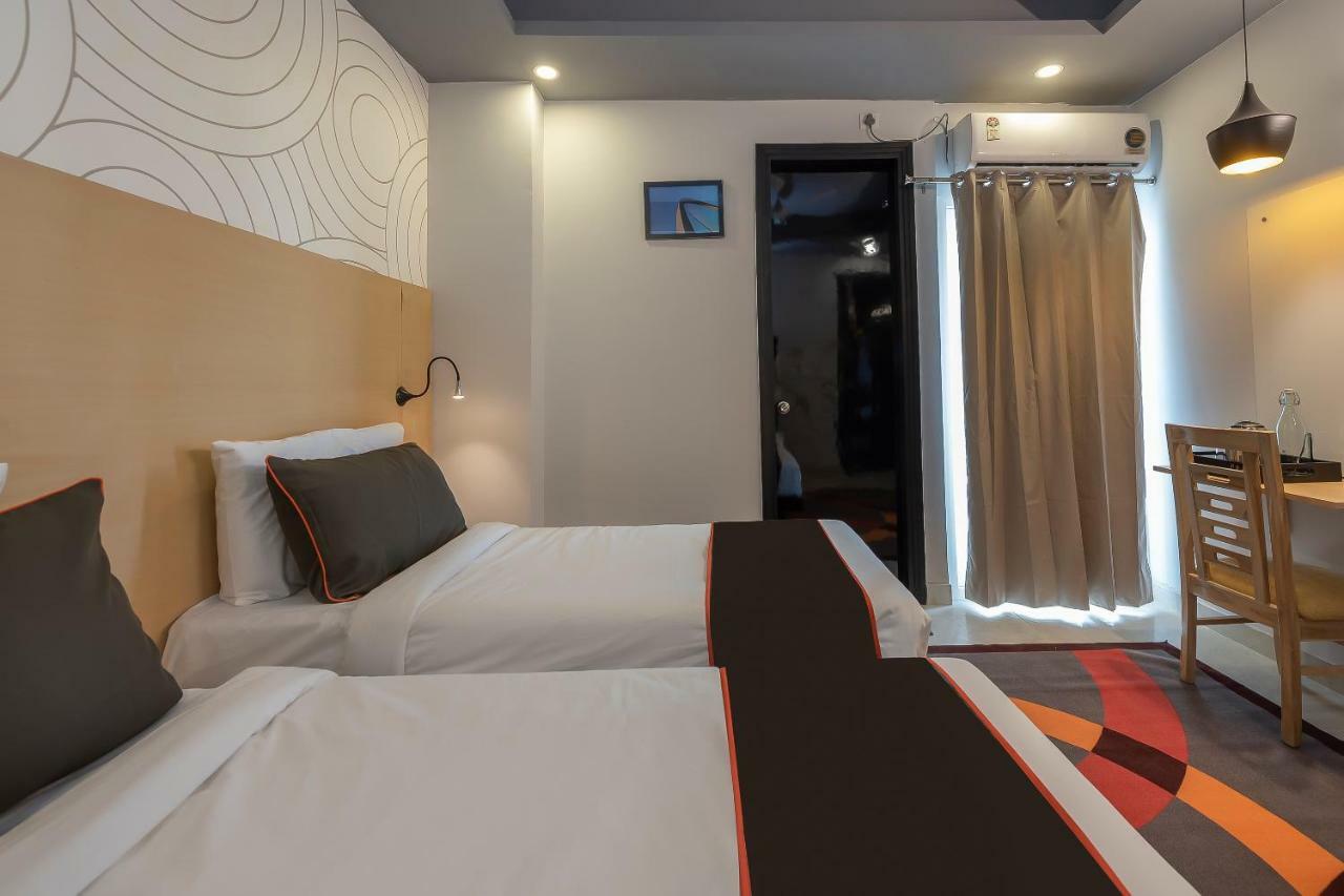 Collection O 162 Vardhman International Hotell Gurgaon Exteriör bild