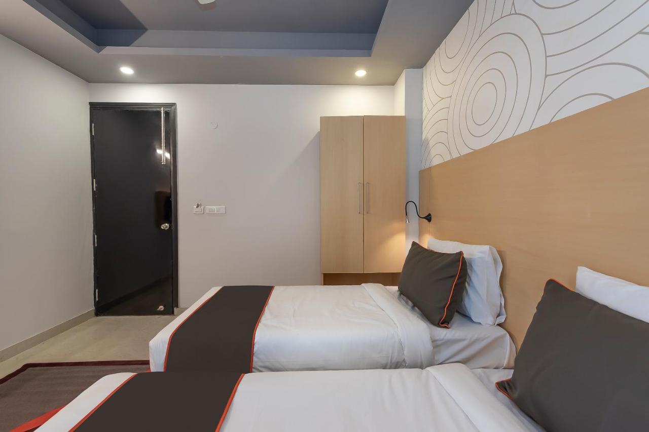 Collection O 162 Vardhman International Hotell Gurgaon Exteriör bild