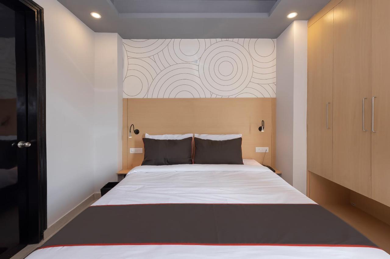 Collection O 162 Vardhman International Hotell Gurgaon Exteriör bild